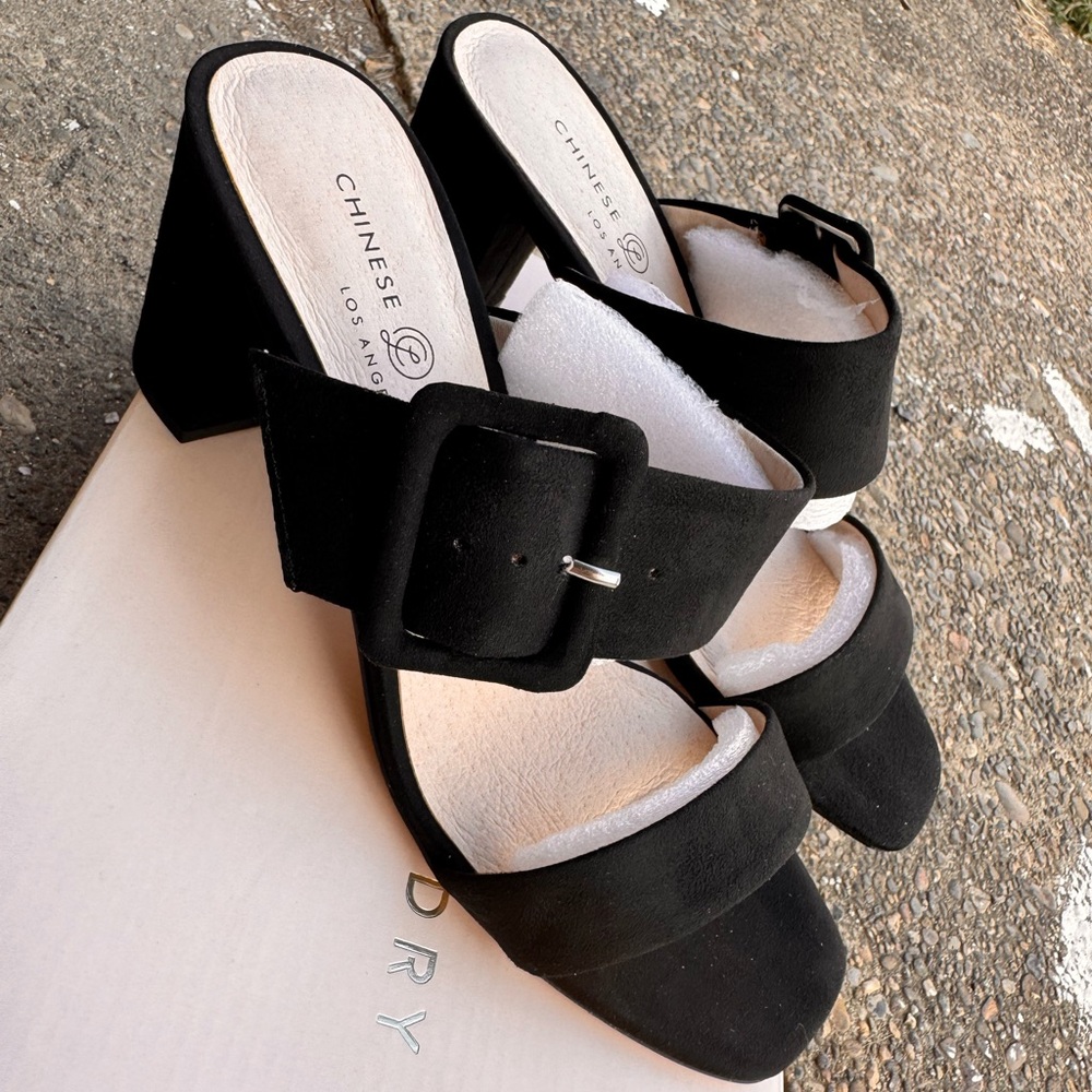 CHINESE LAUNDRY Yippy Block Heel Buckle Straps - Picture 5 of 10